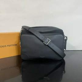 Picture of Louis Vuitton Mens Bags _SKUfw236874969fw